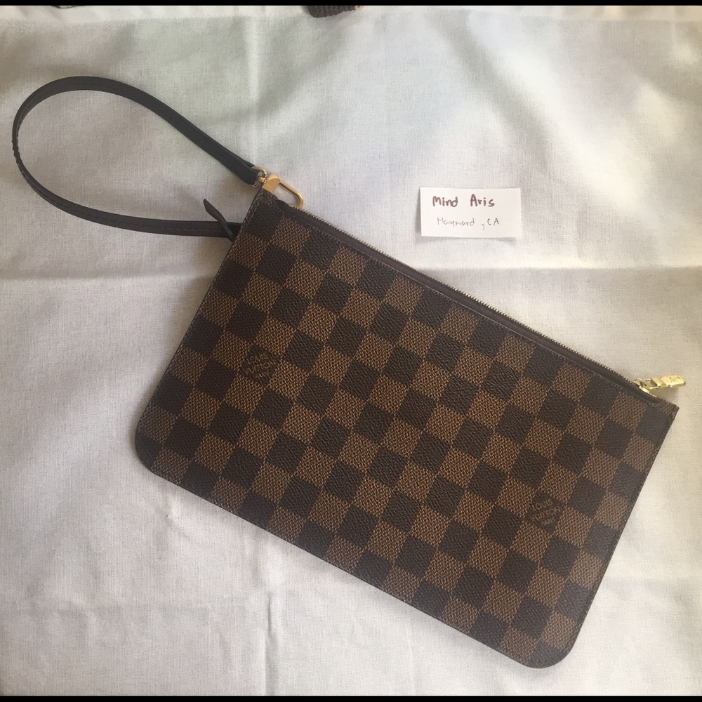 ❌sold❌ LV  Damier wristlet Clutch Pouch